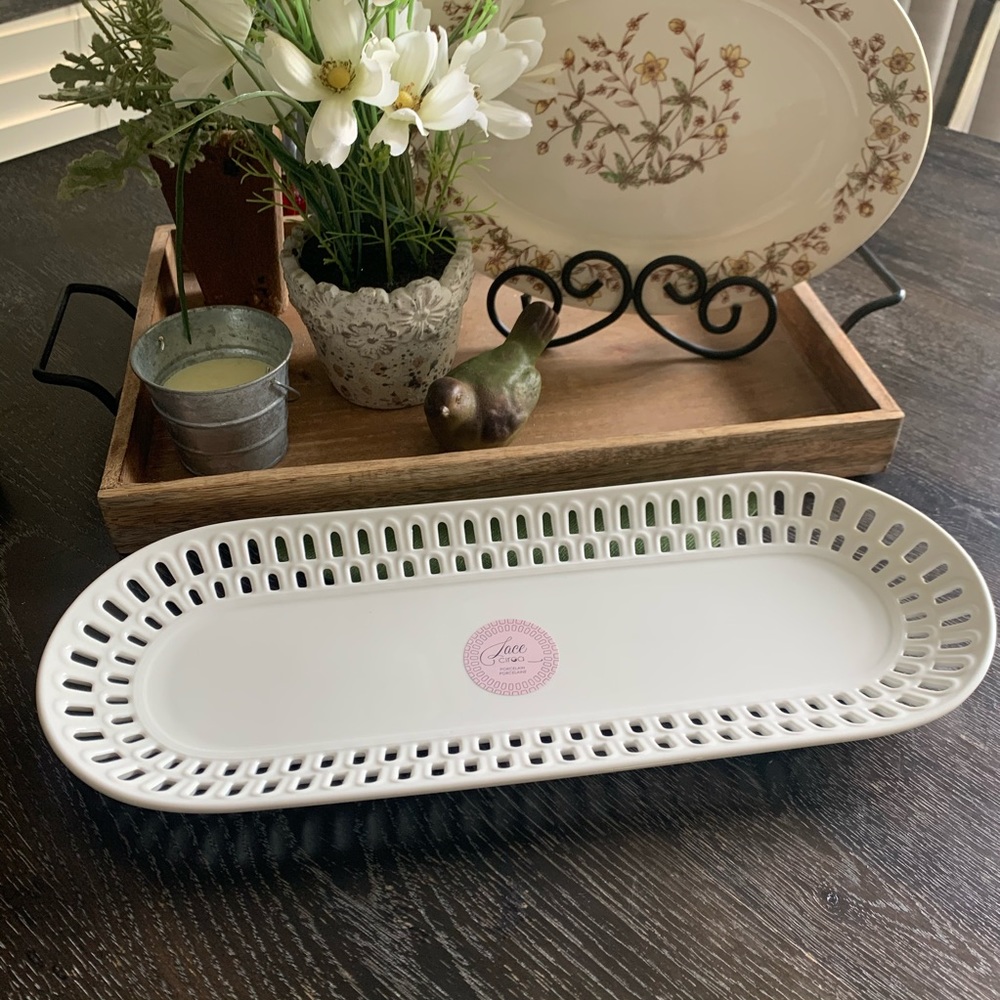 Lace Ciroa Porcelain Serving Platter - New